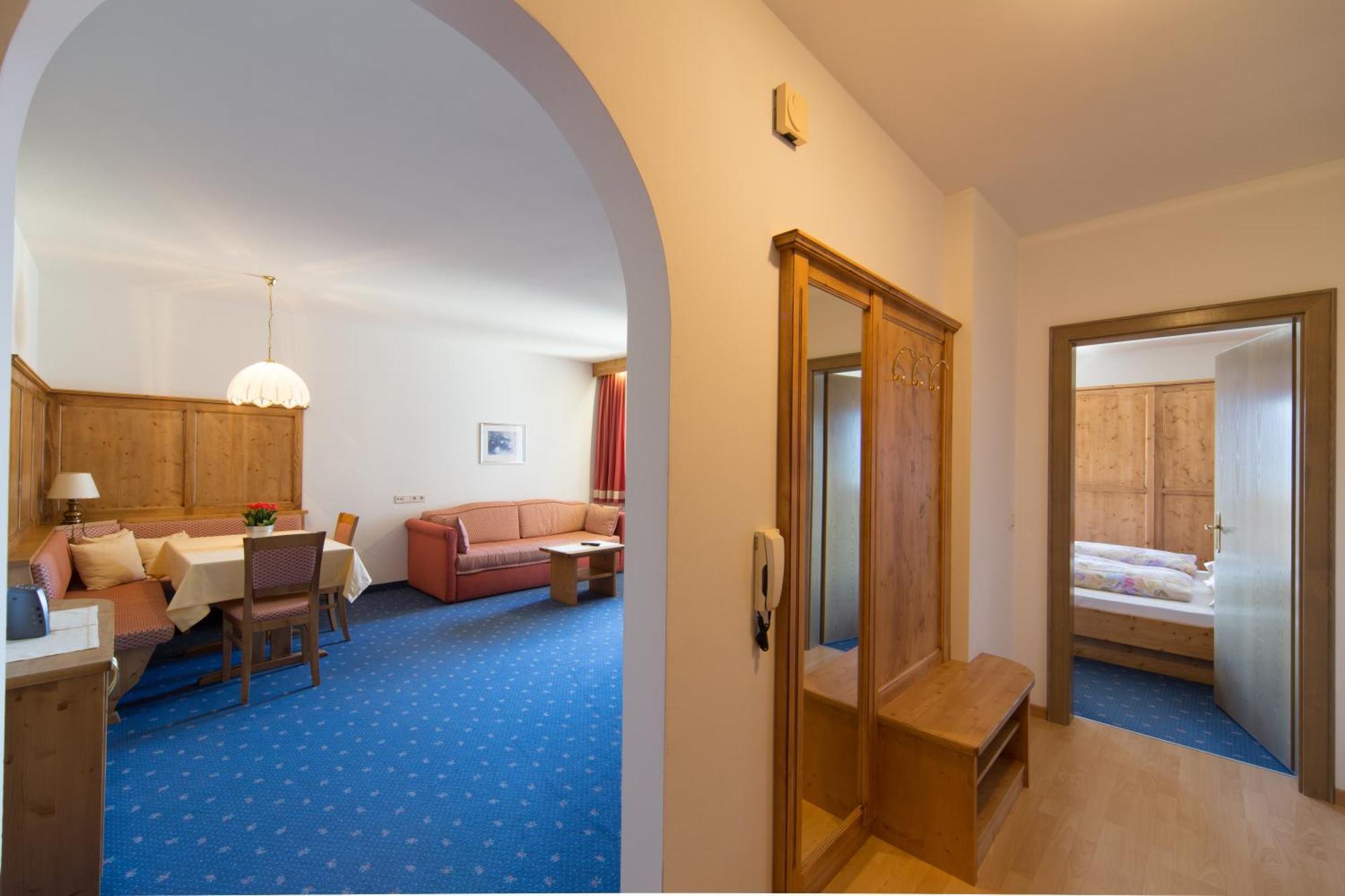 Residence Krone Schenna Quarto foto